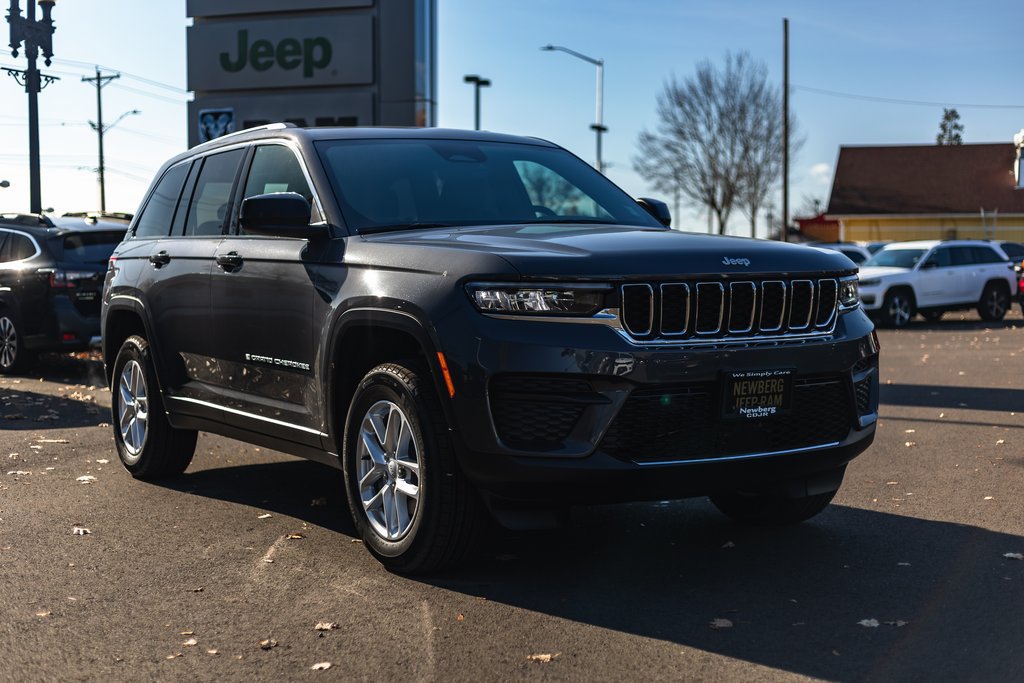 New 2025 Jeep Grand Cherokee Laredo X w/ Trailer Tow Package AWD/4WD image 6