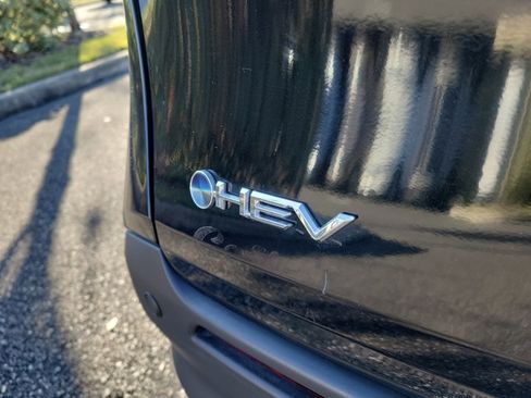 Used 2025 Toyota Sienna XLE image 8