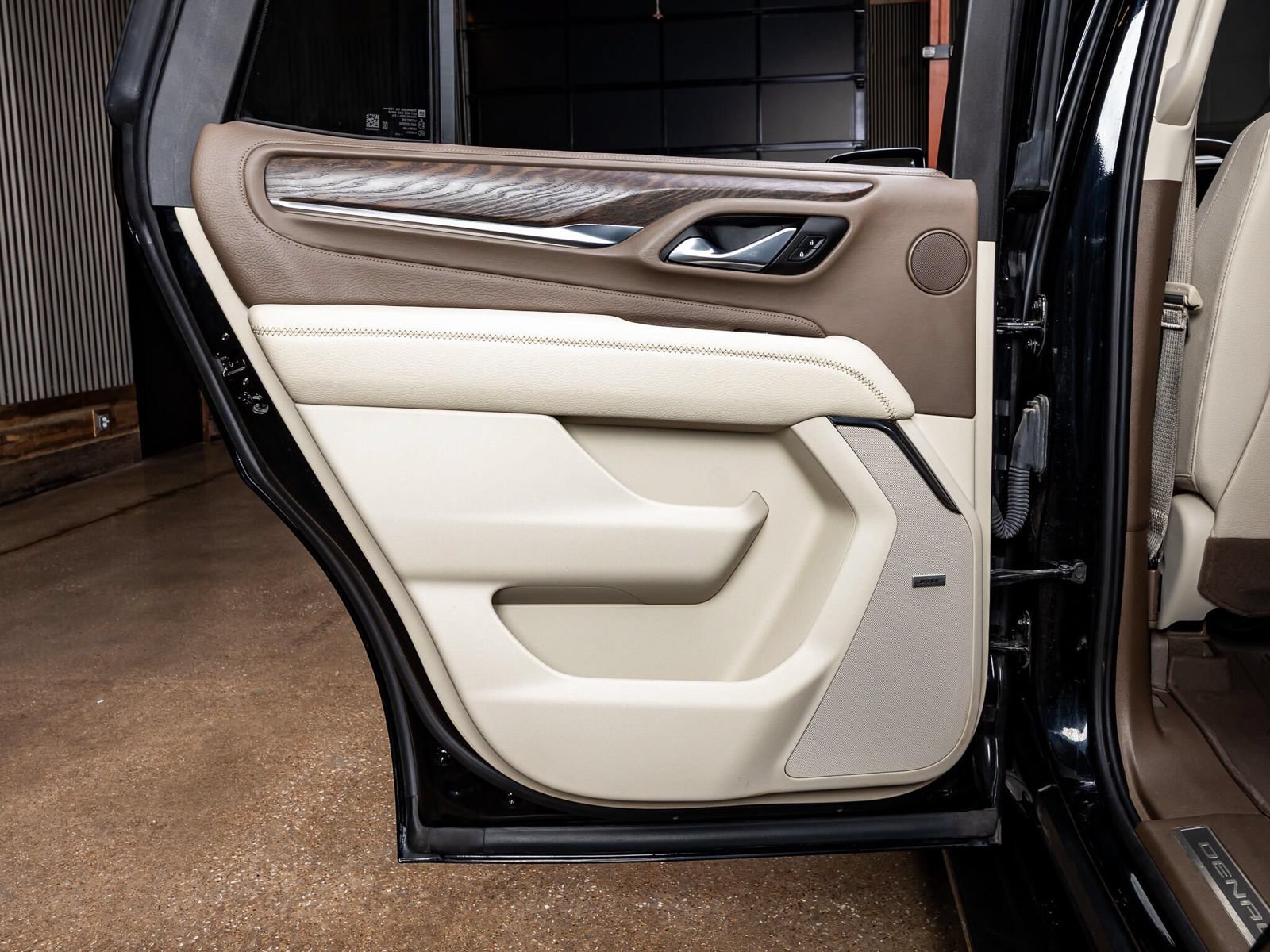 Used 2023 GMC Yukon Denali AWD/4WD image 35