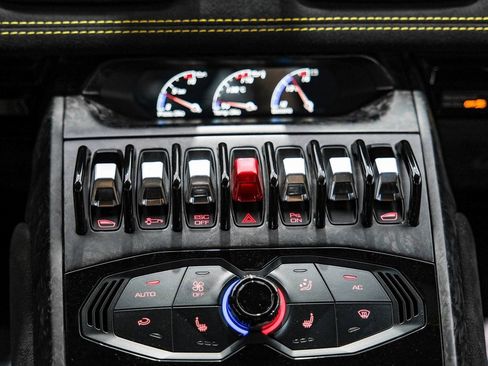 Used 2018 Lamborghini Huracan Performante image 29