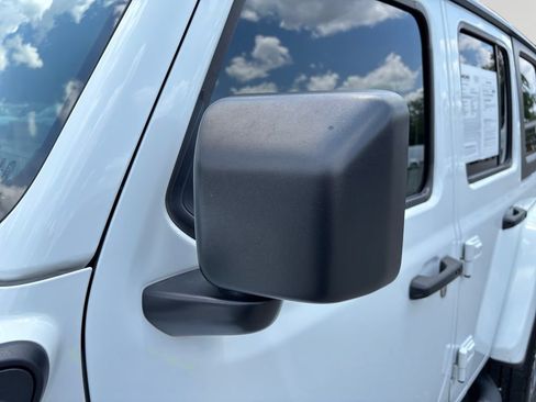 Used 2024 Jeep Wrangler Unlimited w/ Convenience Group AWD/4WD image 11