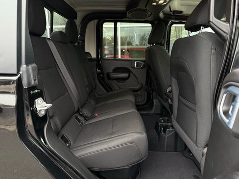 Used 2021 Jeep Gladiator Sport image 31
