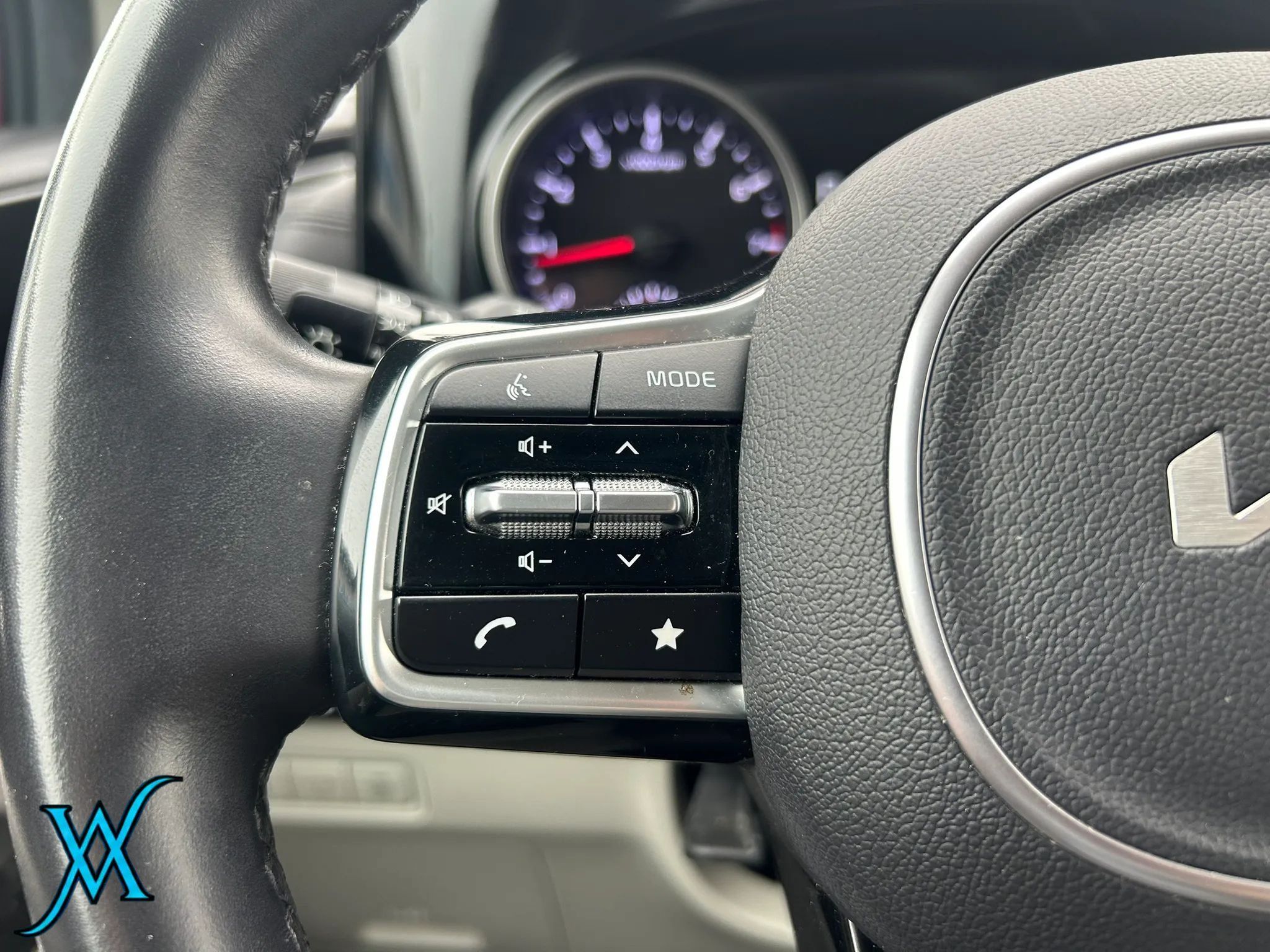 Used 2022 Kia Carnival SX FWD image 35