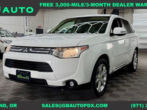 Used 2014 Mitsubishi Outlander SE AWD/4WD image 1