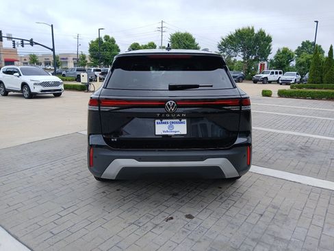 New 2026 Volkswagen Tiguan SE FWD image 6