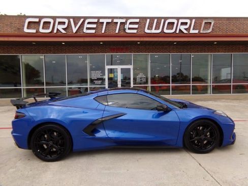Used 2022 Chevrolet Corvette Stingray Premium Cpe w/ Z51 Performance Package RWD image 5