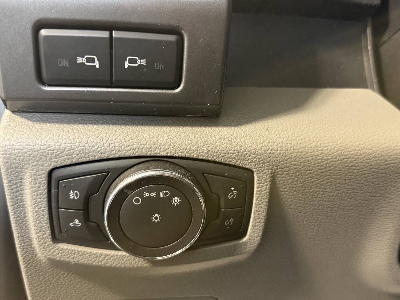 Used 2018 Ford F250 XLT w/ XLT Premium Package AWD/4WD image 20