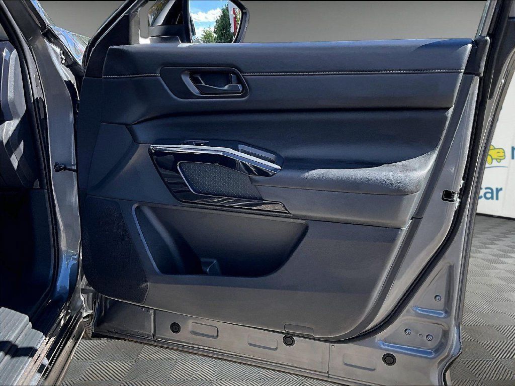Certified 2026 Nissan Pathfinder SV AWD/4WD image 12