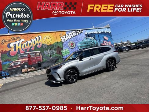 Used 2022 Toyota Highlander XSE AWD/4WD image 1