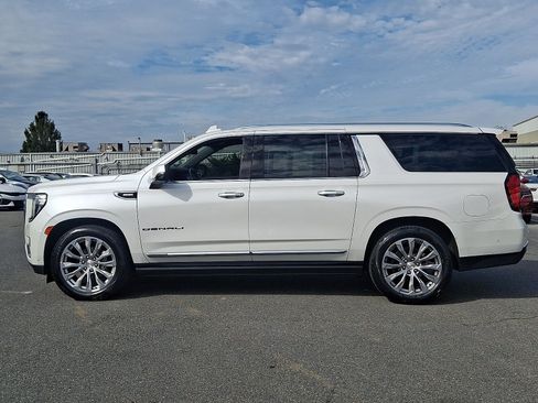 Used 2023 GMC Yukon XL Denali AWD/4WD image 7