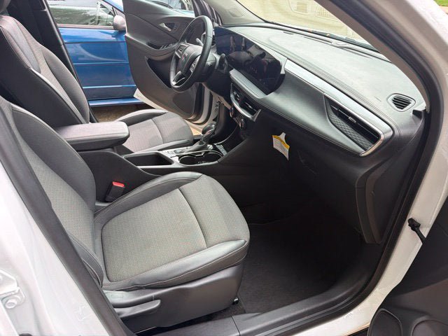 Used 2024 Buick Encore GX Preferred AWD/4WD image 23