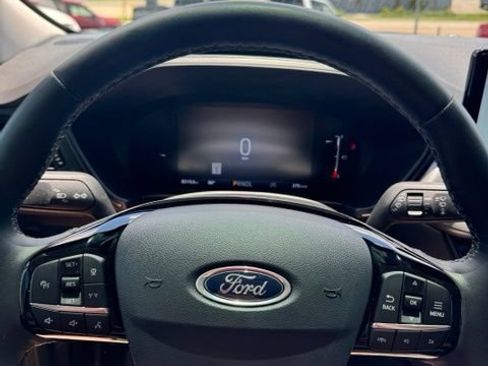 Used 2025 Ford Escape Active w/ Tech Pack #1 AWD/4WD image 6