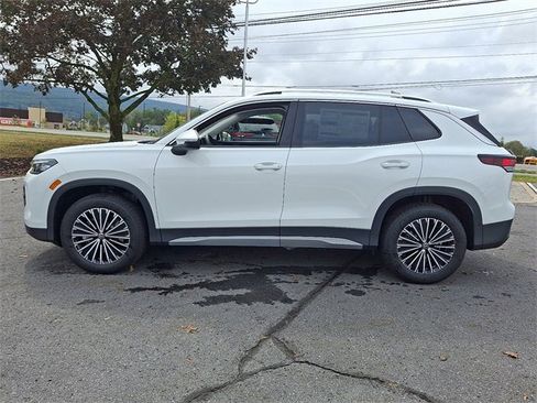 New 2025 Volkswagen Tiguan S image 7