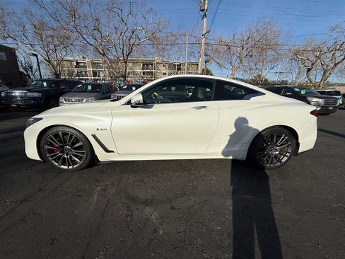 Used 2017 INFINITI Q60 Red Sport 400 image 8