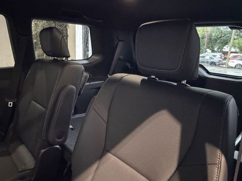 Used 2024 Lexus GX 550 w/ Cold Area Package AWD/4WD image 36