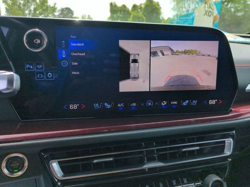 Certified 2024 Chevrolet Traverse RS AWD/4WD image 15