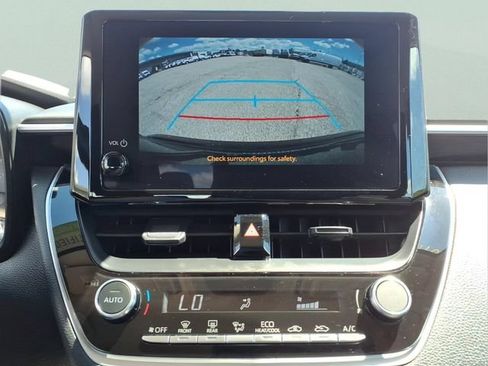 Used 2025 Toyota Corolla LE FWD image 19