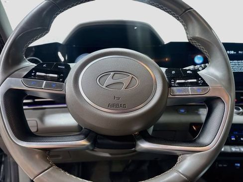 Used 2024 Hyundai Elantra SEL w/ Convenience Package FWD image 11