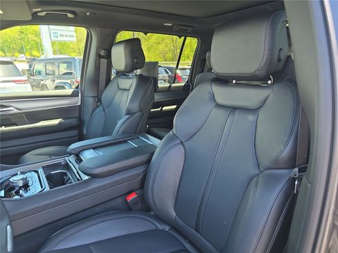 New 2026 Jeep Grand Wagoneer Limited AWD/4WD image 21