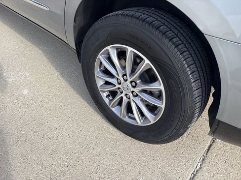 Used 2024 Buick Enclave Premium image 8