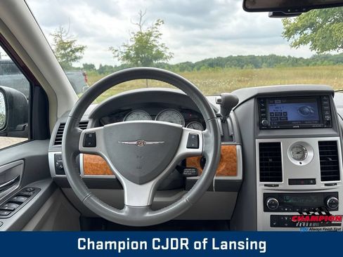 Used 2010 Chrysler Town & Country Limited w/ Flexible Seating Group FWD image 2