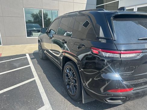 Used 2025 Jeep Grand Cherokee Summit w/ Obsidian Package AWD/4WD image 18