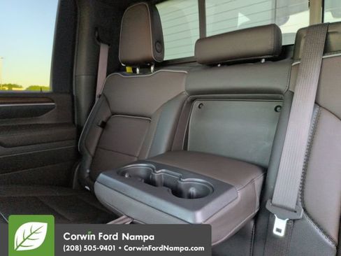 Used 2025 GMC Sierra 3500 Denali AWD/4WD image 26