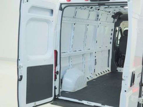 Used 2024 RAM ProMaster 2500 w/ Convenience Group FWD image 34