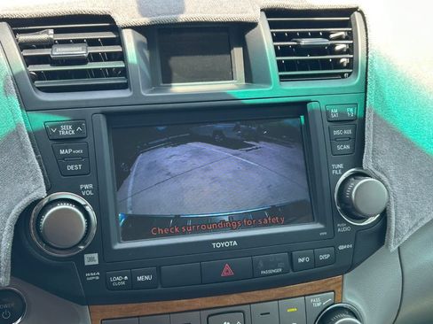Used 2010 Toyota Highlander Limited AWD/4WD image 35