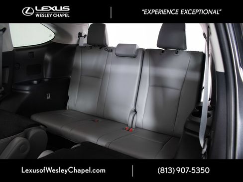 Used 2022 Toyota Highlander XLE AWD/4WD image 24