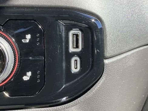 Used 2024 Chevrolet Silverado 1500 LT Trail Boss w/ LT Trail Boss Premium Package image 30