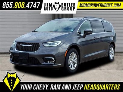 Used 2022 Chrysler Pacifica Touring-L