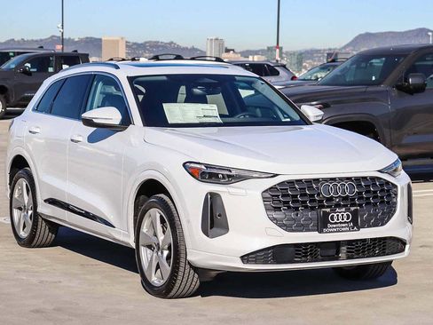 New 2025 Audi Q5 Premium Plus image 3