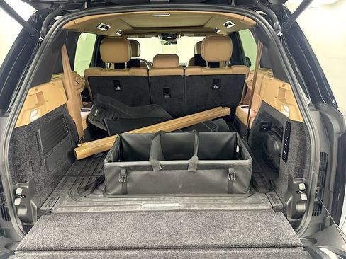 Used 2025 Land Rover Range Rover Long Wheelbase SE AWD/4WD image 28