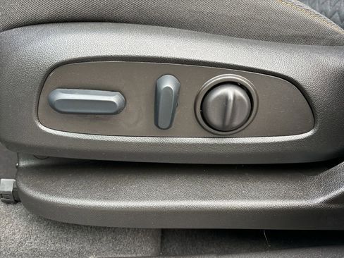 Used 2022 Chevrolet Equinox LT image 18