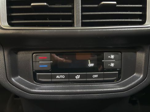 New 2026 Volkswagen Atlas SE image 30