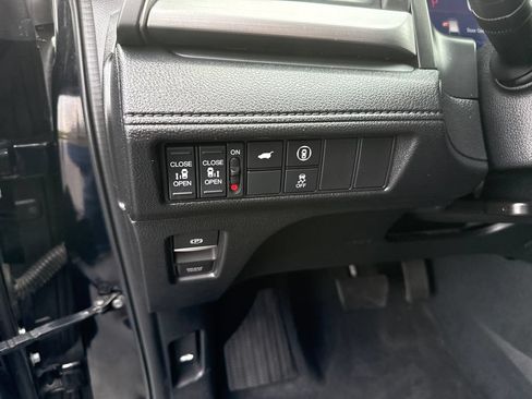 Used 2023 Honda Odyssey EX-L image 12