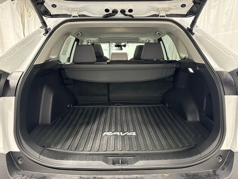 Used 2025 Toyota RAV4 XLE image 47