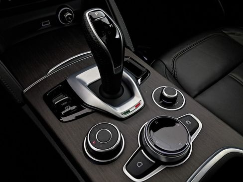 Used 2022 Alfa Romeo Stelvio Ti w/ Active Assist Plus Package image 40