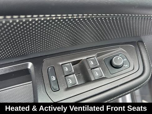 Used 2024 Volkswagen Atlas Cross Sport SE FWD image 11