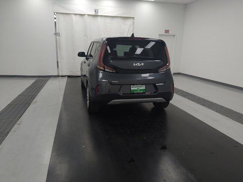 Used 2023 Kia Soul LX image 6