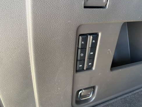 Used 2018 Ford Expedition Max XLT w/ Equipment Group 202A AWD/4WD image 35