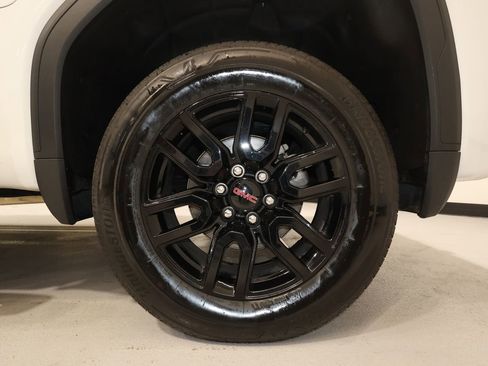 Certified 2024 GMC Sierra 1500 Elevation image 32