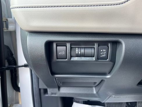 Used 2026 Subaru Forester Premium AWD/4WD image 23