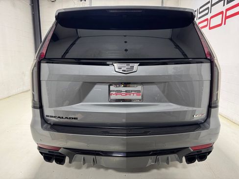 Used 2023 Cadillac Escalade V w/ LPO, ONYX Package AWD/4WD image 7