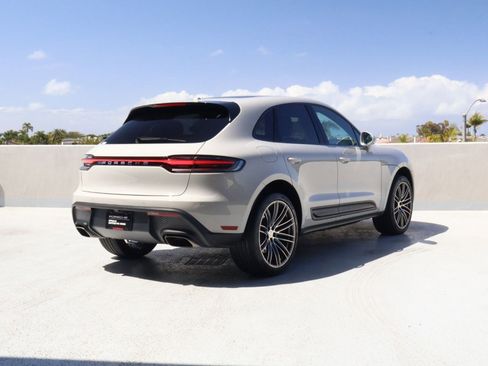 Used 2023 Porsche Macan AWD/4WD image 9