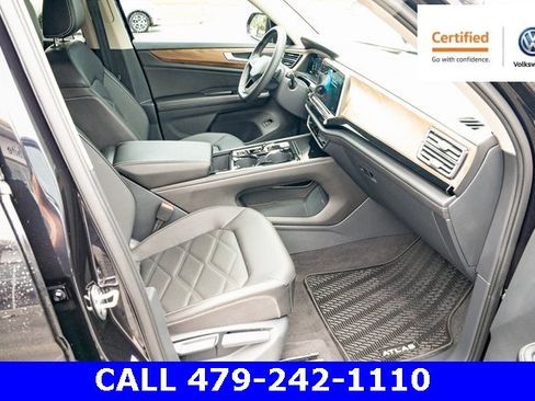 Certified 2024 Volkswagen Atlas SE w/ Black Wheel Package image 41