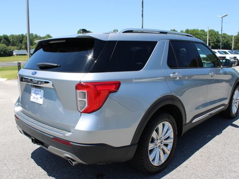 Used 2023 Ford Explorer Limited w/ Limited Technology Package RWD image 6