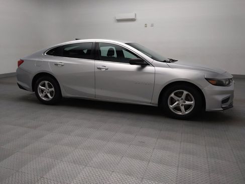 Used 2018 Chevrolet Malibu LS image 11