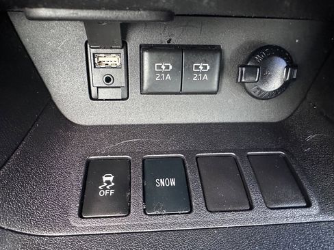 Used 2017 Toyota Highlander XLE image 21